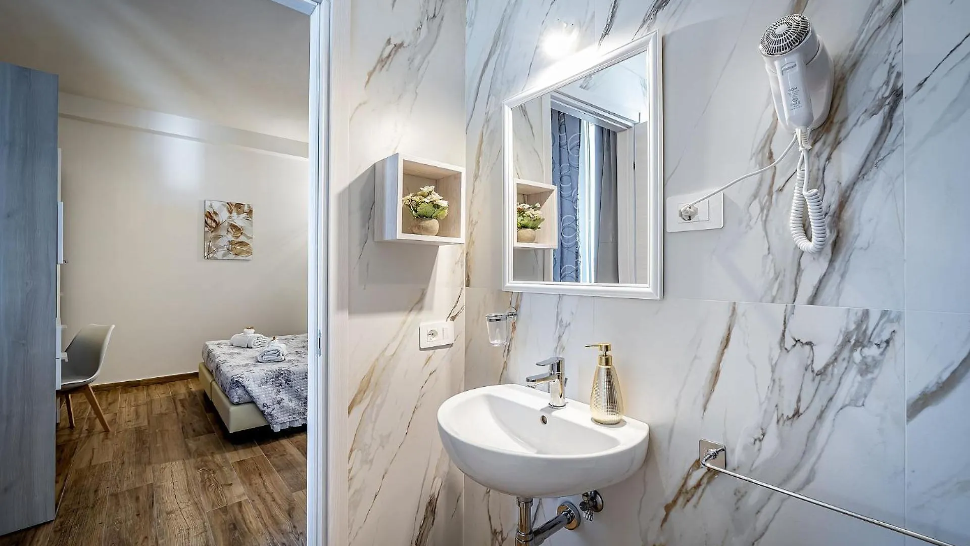 Florence Ventuno B&B イタリア